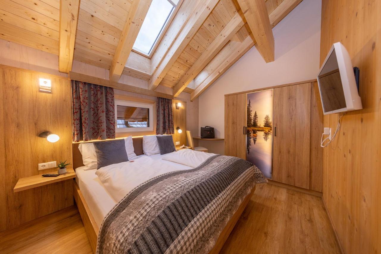 Apart- Und Wellnesshotel Dachsteinresort Russbach am Pass Gschutt Bagian luar foto