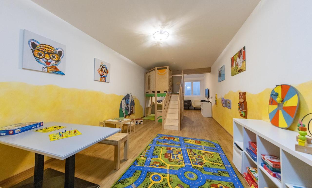 Apart- Und Wellnesshotel Dachsteinresort Russbach am Pass Gschutt Bagian luar foto