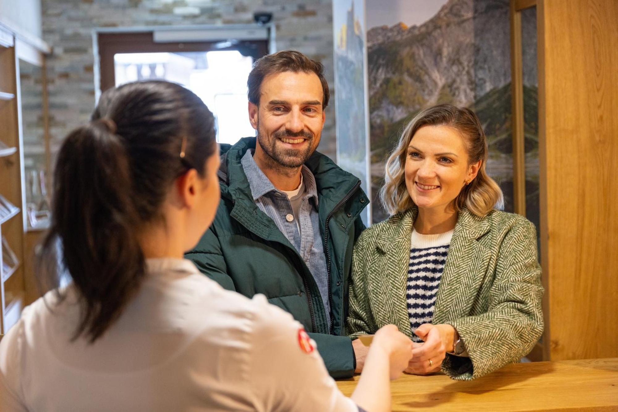 Apart- Und Wellnesshotel Dachsteinresort Russbach am Pass Gschutt Bagian luar foto