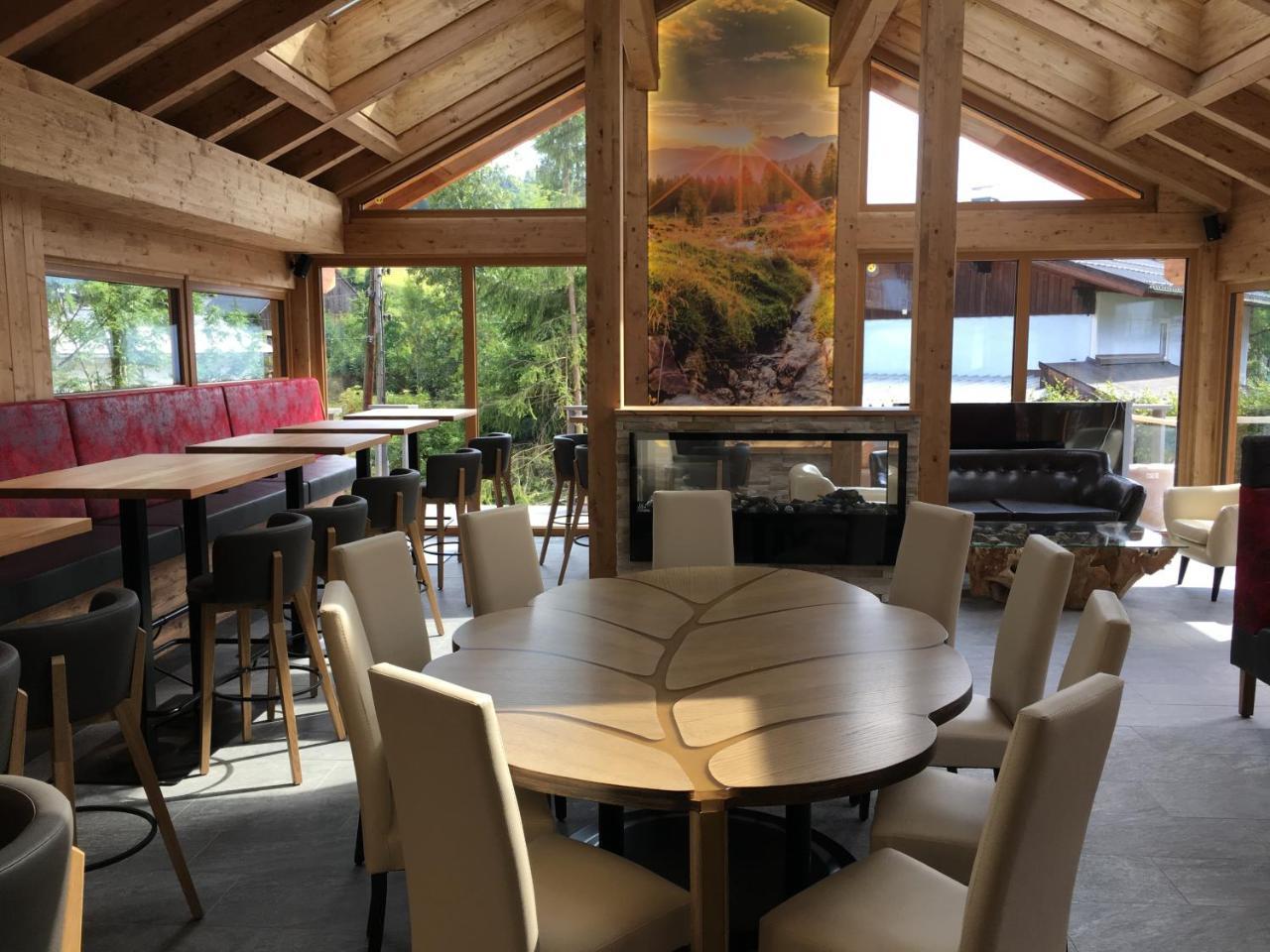 Apart- Und Wellnesshotel Dachsteinresort Russbach am Pass Gschutt Bagian luar foto
